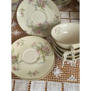 Set of 4 Vintage Theodore Haviland New York Apple Blossom China teacups and sauc
